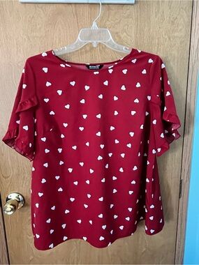 BloomChic Women’s Red White Hearts Print Ruffle Sleeve Pullover Blouse SZ 18-20